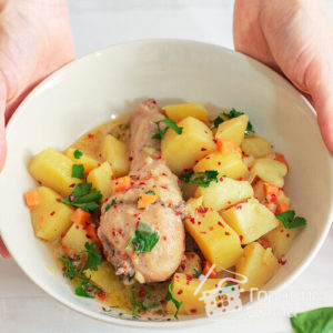 Картошка, тушенная с курицей - пошаговый рецепт с фото