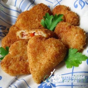 Хрустящие "сердечки" с сырной начинкой - пошаговый рецепт с фото