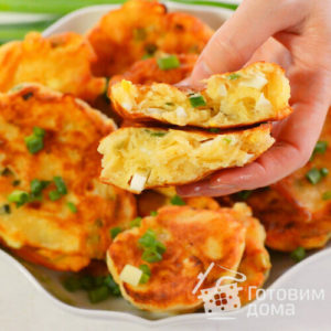 Ленивые Пирожки с луком и яйцом или Оладьи с начинкой - пошаговый рецепт с фото