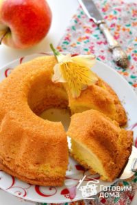 Шарлотка с яблоками - пошаговый рецепт с фото