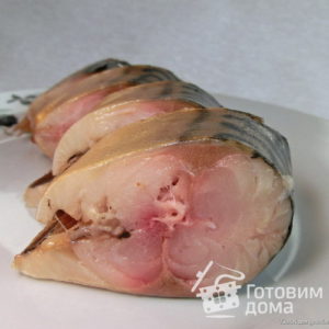 Соленая скумбрия с черносливом - пошаговый рецепт с фото